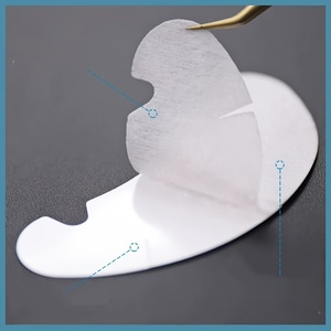 Extensions de cils professionnelles de haute qualité DRAGONLASH 100% naturelles, fabriquées à la machine, bande en coton noir, coussinets en gel hydrogel - Product Image 2