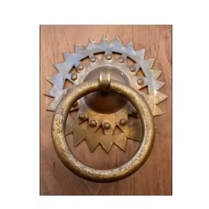 Poignée de porte en fer forgé faite à la main, décoration de porte d'entrée moderne de luxe, anneau de porte robuste, entrée de maison durable, écologique, Diwali - Product Image 1
