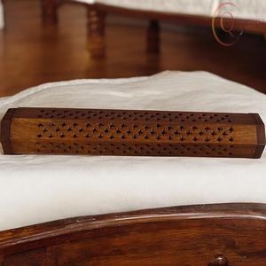 Quemador de Incienso Tradicional de Madera con Acabado Artesanal para Rituales Diarios de Pooja - Product Image 4