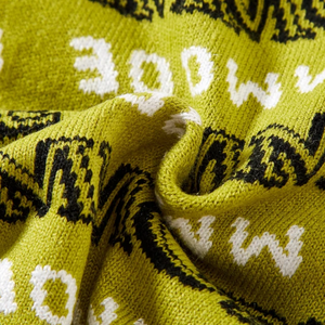 Bonnet d'hiver en acrylique 100% avec logo jacquard personnalisé Bonnets tricotés pour la plage ou la scène d'affaires - Product Image 5