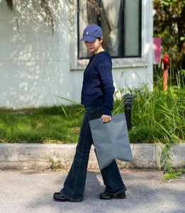 Sac fourre-tout pliable en non-tissé, réutilisable, impression personnalisable, pour les courses et les essentiels quotidiens - Product Image 1