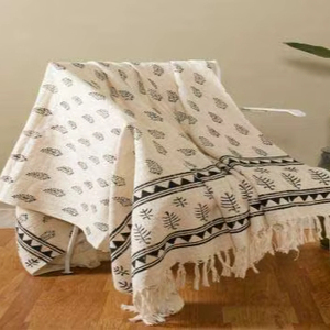 Manta de Algodón Estampada a Mano, Ecológica, de Primera Calidad, 50x70 Pulgadas, para Toda Temporada, para Decoración de Interiores y Hogar de Lujo - Product Image 1