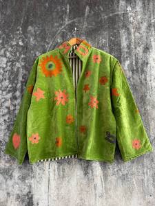 เสื้อแจ็คเก็ตยาวปักลายซูซานีผ้ากำมะหยี่พรีเมียม – เสื้อโค้ทโบฮีเมียนลายดอกไม้สไตล์ชาติพันธุ์ทำมือสำหรับผู้หญิง - Product Image 1