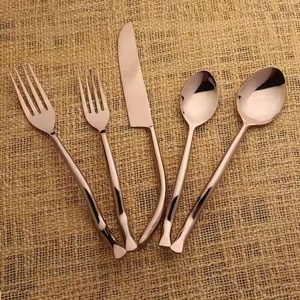 Juego de Cubiertos de Acero Inoxidable para Restaurante, Tenedor, Cuchillo y Cuchara para Uso en Hoteles y Comedores Domésticos - Product Image 1