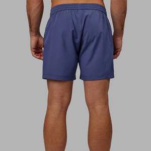 Pantalones cortos deportivos para hombre, sólidos, activos, deportivos, de 5 ", de poliéster reciclado, licra, de secado rápido, transpirables, para correr, entrenamiento, 2025 - Product Image 2