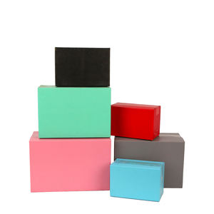 Cartón de embalaje corrugado de 3 capas Cartón Negro Rosa Verde Azul Gris Rojo Soporte Logotipo de impresión de tamaño personalizado - Product Image 1