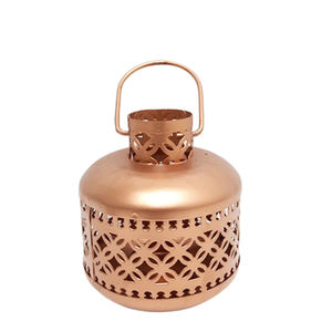 Dernière lanterne décorative à bougie en métal en fer avec finition dorée en vrac fait à la main pour la décoration de Noël de mariage à la maison - Product Image 3