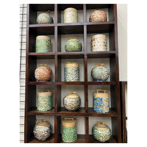 Boîte en bambou nacré poli avec couvercle pour le rangement des bijoux et la décoration de la commode, Vietnam - Product Image 3