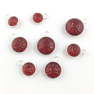 Collier pour femme en argent sterling 925 avec pendentif en quartz rouge sculpté à la main avec lunette en forme de fleur plaqué rhodium fournisseur de breloques - Product Image 5