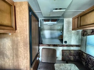 F-o-r-e-s-t River M-a-v-e-r-i-c-k 6601 Usado del 2013 - Product Image 3