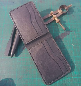 wholesales Genuine Leather Bifold <b>Card</b> <b>Holder</b> <b>Wallet</b> for Men Handmade RFID Blocking Short <b>Wallet</b> Open Closure Type - Product Image 6