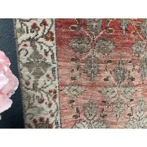 Tapis de 4,8 x 9,6 pieds, tapis turc vintage, tapis à imprimé animal rouge et blanc - Product Image 4