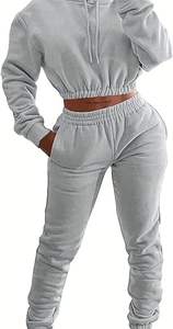 Tendance Femmes Crop Survêtement Deux Pièces À Capuche avec Pantalon Logo Personnalisé OEM Fourniture Parfait pour Boutique Magasins et Distributeurs - Product Image 3