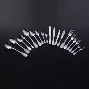 Ensemble de couverts en or mat élégant pour une salle à manger contemporaine Vaisselle moderne et style de cuisine avec un design sobre en provenance d'Inde - Product Image 4