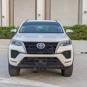 Usado para Toyota Fortuner SUV en Venta, Modelo Hilux RAV4 Wish, Opciones de Combustible Diésel y Gasolina, Caja de Cambios Manual y Automática, Turbo AWD Oscuro R15 - Product Image 1