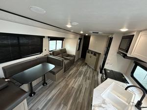 Nuevo Jayco Jay F-l-i-g-h-t S-l-x 295TBS 2026 - Product Image 5