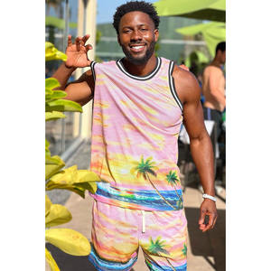 Ensemble d'entraînement décontracté Ensemble de shorts deux pièces Maillots de sport de meilleure qualité pour hommes Vêtements de fitness Ensemble débardeurs et shorts unis - Product Image 2