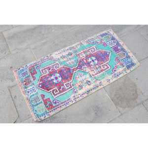 Alfombra Turca Vintage Pequeña de 1.6x3.1 pies, Alfombra de Lana con Diseño Floral Azul y Rojo - Product Image 3