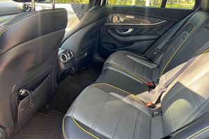 A-M-G E-63 S Se-dan 2021, faible kilométrage, transmission automatique, toit ouvrant panoramique, feux LED, feux diurnes LED, 6 places, prêt à être expédié - Product Image 6