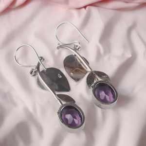 Boucles d'oreilles en feuille d'améthyste, en argent sterling fait à la main, bijoux à deux tons, cadeau élégant pour les femmes, style bohème - Product Image 1