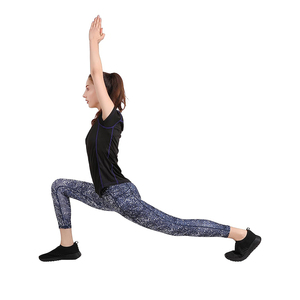 Vêtements de sport pour femmes personnalisés par sublimation, leggings de fitness, vêtements de sport, leggings à taille haute, longueur genou, pantalons de sport pour femmes - Product Image 6