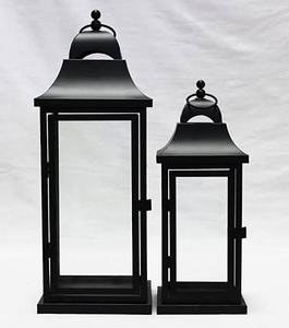 L'élégant ensemble de lanternes de bougeoirs en fer pour l'extérieur en métal poli comprend d'autres types de pots de bougies pour la décoration de Noël à la maison - Product Image 1