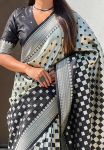 Sari Banarasi noir doux avec motif 3D en zari, pour les fêtes et les festivals, traditionnel indien, toutes saisons, sans plis - Product Image 4