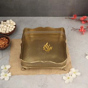 Plateau de service carré en laiton doré au design moderne plateau de table mat de haute qualité nouveau design plateau de service pour restaurants et décoration intérieure - Product Image 5