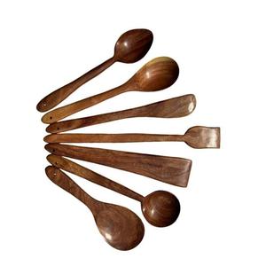 Ensemble de cuillères en bois écologique avec bois naturel sûr et design simple adapté à une utilisation quotidienne dans la cuisine pour l'exportation dans le monde entier - Product Image 2