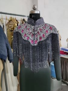 Lujoso elegante capa con cuentas vestido de noche elegante Logo espalda gasa tejido de punto bordado lentejuelas perlas borla patrón - Product Image 3