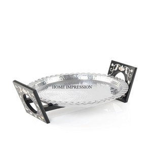 Plateau en métal artisanal décoratif avec pieds en nacre, design artistique élégant, intérieurs de mariage modernes, résistant à la chaleur - Product Image 1