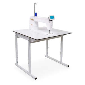 Machine à coudre à bras long fixe Baby Lock BLGT18ST Gallant XL de 18 pouces avec outil de coupe et de façonnage - Product Image 1