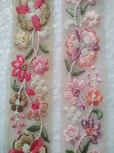 Cintas bordadas florales intrincadas hechas a medida en 11 cm de ancho, ideales para usar como ribete y borde en ropa y textiles para el hogar - Product Image 2