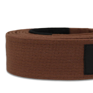 เข็มขัดบราซิลเลียนยิวยิตสูสีน้ำตาล รุ่น Core BJJ ผลิตจากผ้าแคนวาสเนื้อเบา เหมาะสำหรับการฝึกซ้อมและการแข่งขัน - Product Image 2
