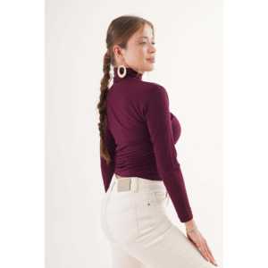 เสื้อคอสูงสีพลัม แต่งระบายที่ไหล่และเอว ผ้าถักลำลอง ขายส่ง - Product Image 1