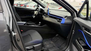 Forte demande - Toyota C-HR XLE 2021, transmission automatique, 4 cylindres, traction avant - Product Image 4