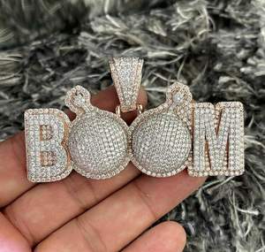 Colgante de letras personalizadas para hombre con 4 diamantes auténticos, chapado en oro blanco de 14K sobre plata, microincrustaciones clásicas, para fiesta - Product Image 1