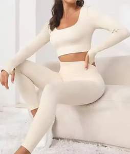 Leggings de desgaste activo personalizados de alta calidad y conjuntos de sujetador de moda de talla grande transpirable para mujeres Estilos de tendencia de estampado lindo - Product Image 1