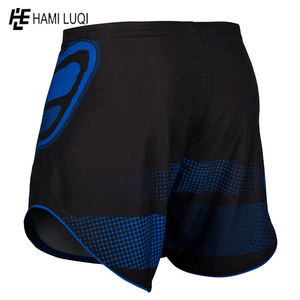 Short de combat personnalisé OEM pour hommes, vêtements d'arts martiaux sublimés MMA et boxe avec motifs et motifs uniques - Product Image 2