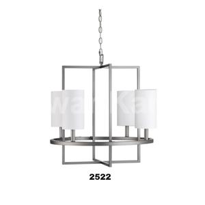 Candelabro de 4 luces de metal plateado, cuatro pantallas de lámpara de lino blanco, bombillas de candelabros para el hogar y la sala de estar - Product Image 1