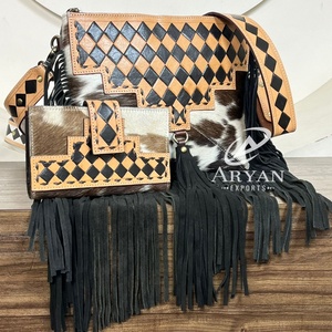 Venta al por mayor de alta calidad, bolso cruzado a cuadros con flecos, billetera plegable de cuero a cuadros con herramientas manuales de lujo, conjuntos a juego de dos piezas - Product Image 1