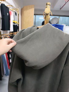 เสื้อสเวตเตอร์ผ้าฝ้ายมีฮู้ดโอเวอร์ไซส์แบบสวมหัวใช้ได้ทั้งชายและหญิงเสื้อสเวตเตอร์พิมพ์ลายกราฟิก - Product Image 5