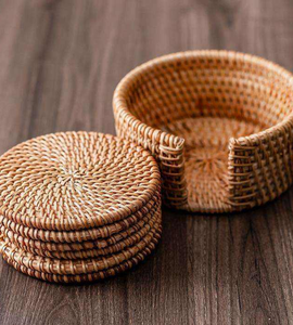 แผ่นรองแก้วสานหวายธรรมชาติ งานแฮนด์เมด ลายดอกไม้ ทนความร้อน ตกแต่งบ้าน ห้องนั่งเล่น ห้องครัว สำนักงาน ผลิตในเวียดนาม - Product Image 1