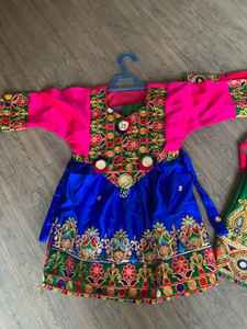 Fabricants sur mesure de robes de mariée de style afghan pour femmes, couleur rose, vêtements traditionnels indiens et pakistanais faits à la main, vêtements pour enfants - Product Image 4