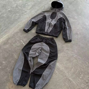 Fabricantes de Ropa OEM, Conjuntos de Chaqueta Cortavientos y Pantalones Cortos Personalizados, Impermeables, de Poliéster y Nailon, con Cremallera y Capucha - Product Image 1