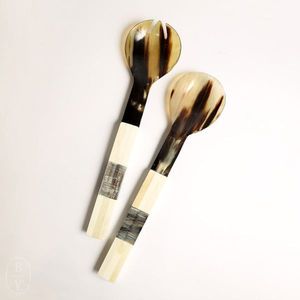 Cubiertos duraderos multicolores hechos a mano para servir ensaladas, pasta, arroz o postres, Cuerno y juego de cubiertos de madera - Product Image 5