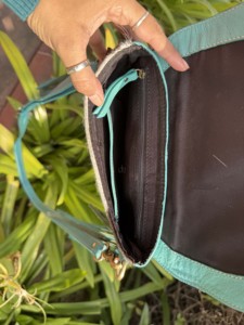 Nuevo Bolso de Cuero con Flecos Hecho a Mano por Diseñador, Estilo Bohemio Gitano, Piel de Vaca, Color Turquesa, Hecho a Mano, Estilo Occidental, Patrón de Cuadros - Product Image 6