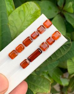 Piedras preciosas de granate de hessonita natural con forma de mezcla facetada para la fabricación de joyas de las minas de Ceilán, piedra de goma de alta calidad - Product Image 1