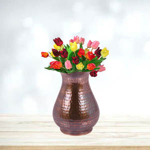 Floreros de metal de aluminio de diseño moderno hechos a mano, forma personalizada con acabado dorado, floreros decorativos de calidad sostenible - Product Image 2