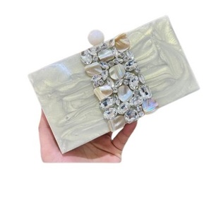 Guru Kirpa Export Luxury Wedding Clutch Bag Patrón de leopardo Evil Eye Marco de metal Perla Logotipo personalizado Bolso de noche de moda - Product Image 1